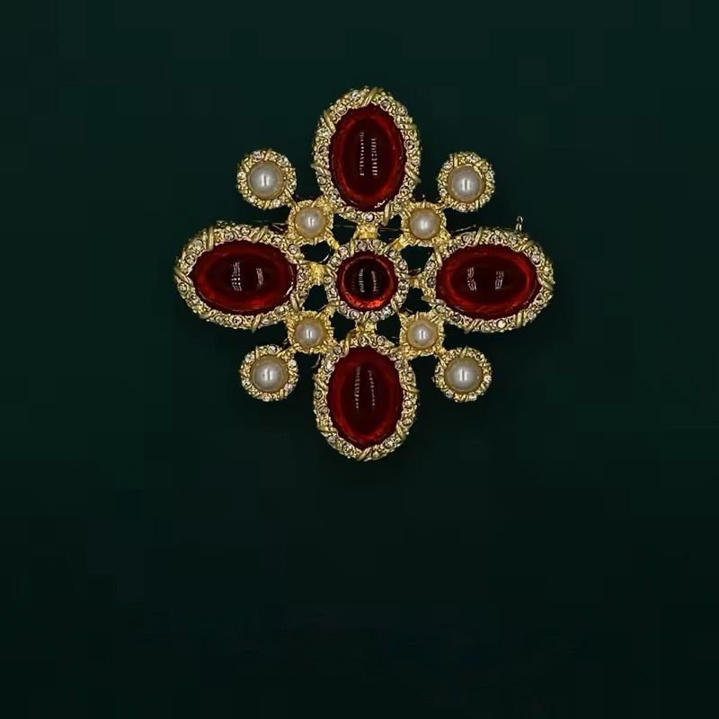 Broche Belle